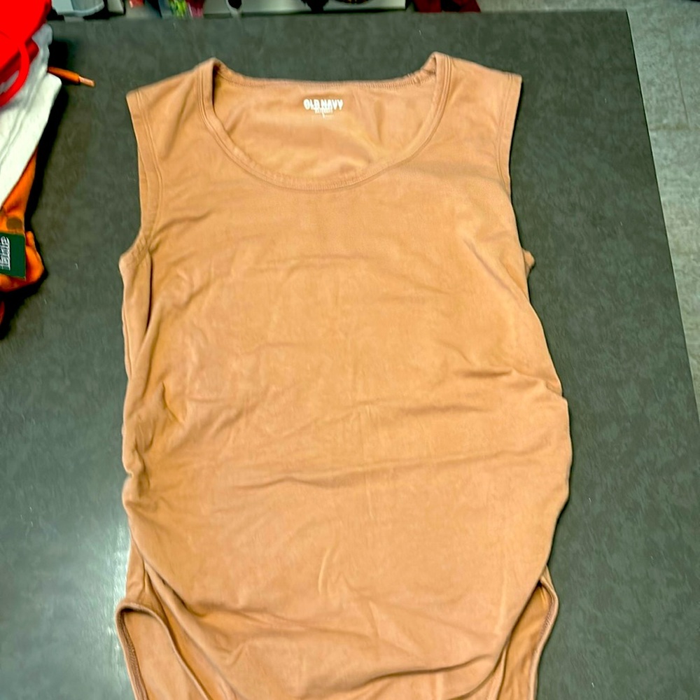 Old navy maternity body suit Small
